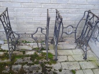 Litinové podstavce ze šicích strojů