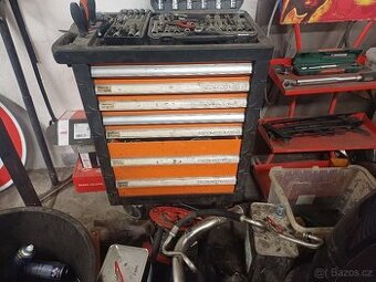 Prodam uzamykatelny šuplikovy dilensky vozik na nářadí