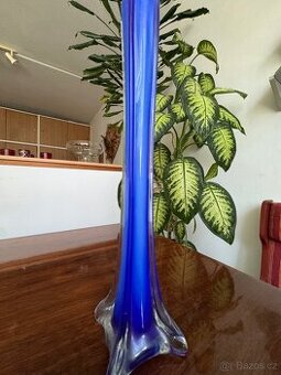 Modrá váza