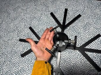 Stojan na vánoční stromek