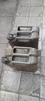 2ks kanystr 20 litrů, plechové