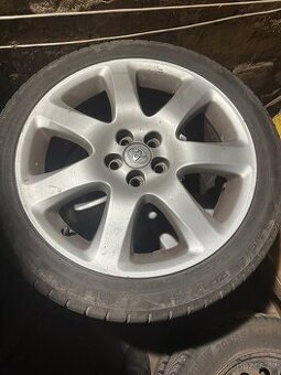 17” originál Toyota alu kola s pneu Nokian