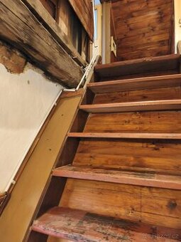 Různé opravy truhlářské, zednické