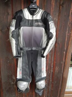 Dvoudilna kombineza Dainese vel.52 / L, malo jeta