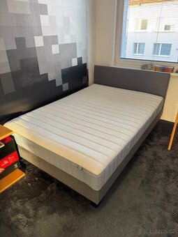 Postel i s matrací (200x140)