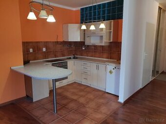 Pronájem bytu 1+kk v centru Nové Paky