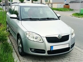 Škoda Fabia 2,  1,4i 63 kW, kombi, klima, Elegance