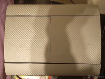PS3, 16 her,  20 DVD filmů, polepy