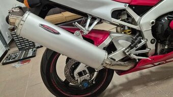 Laděný výfuk BOS na Yamaha R1 typ RN01