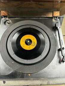 Gramofon Osaka - Zachovalý