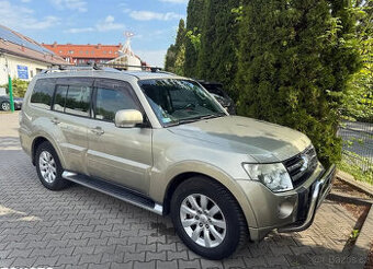 MITSUBISHI PAJERO 3.2DiD 140KW Automat