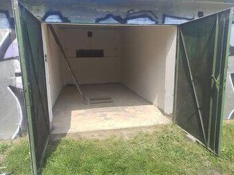 Garáž u Židovského hřbitova (18m2)