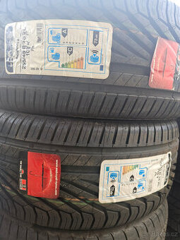 255/45R18 103Y XL Uniroyal