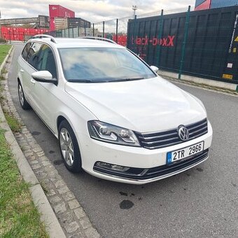 VW Passat B7 2.0tdi 130kw, DSG,Highline,4m, kůže