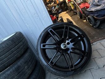 225/35 r19 8J