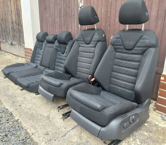 Volkswagen Passat R36 sportovní sedadla Recaro