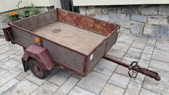 Přívěsný vozík za auto