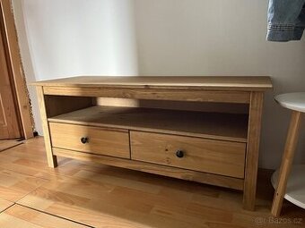 TV stolek