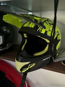 Přilba scorpion