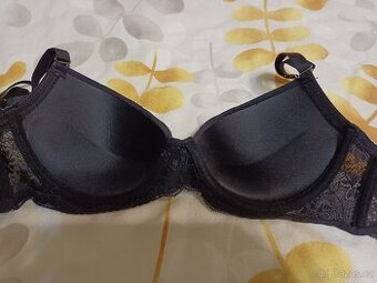 Dámská push-up podprsenka