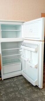 Lednice s mrazáčkem