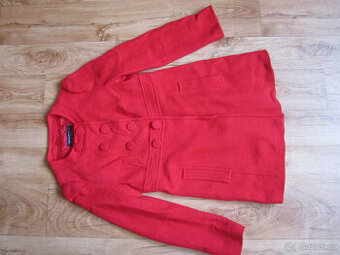 Sytě červený zimní kabát vel. M/38, 100% vlna