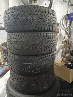 215/40 R18 89H Kumho 2024