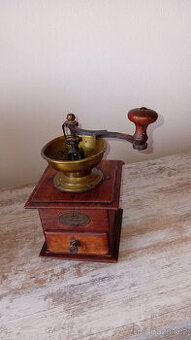 Prodám - starý mlýnek na kávu 2