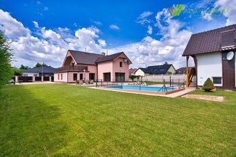 Prodej rodinného domu 4+kk se zahradou, garáží,druhým domem