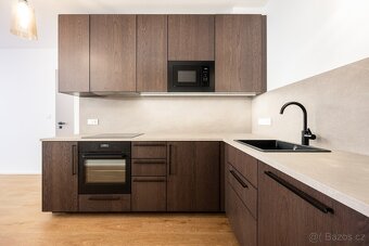 Byt 2+kk 55,6m2 s balkónem 4,7m2 - 1