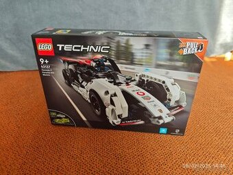 LEGO 42137 Formula E Porsche 99X Electric