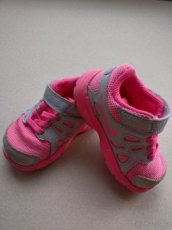 Nike tenisky růžové vel. 20/21