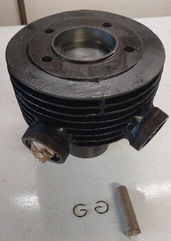 Jawa 250 Pérák nebo Kývačka (válec s pístem po vybrusu)