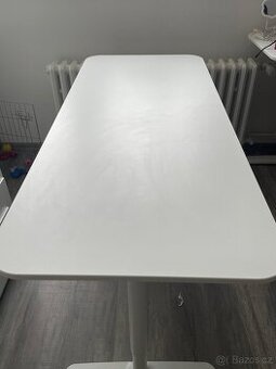 Psací stůl IKEA BEKANT (140x60 cm)