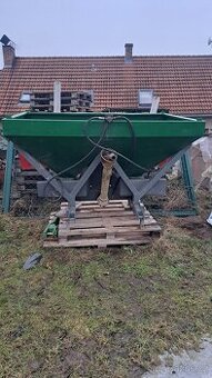 Rozmetadlo průmyslových hnojiv