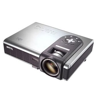 Benq PB2250 DLP projektor + univerzál ovládáč.