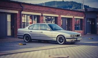 BMW M5 e34 3,8 250Kw Původ i KM