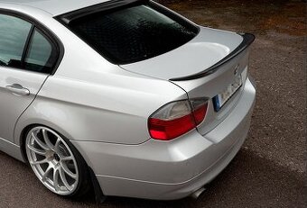 Lipo spoiler kridlo na kufor BMW 3 E90