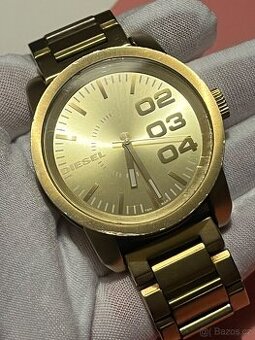Diesel zlate hodinky