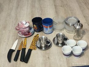 Kuchyňské nože,nerezové termo a keramické kafe šálky, sklo