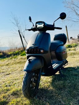 PRODEJ SKÚTRU KEEWAY SIXTIES 125