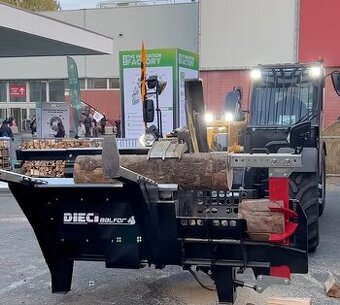Balfor Attila štípací automat pro čelní nakladače