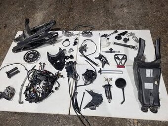 Ktm 790 adventure  díly