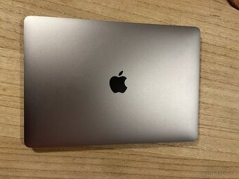 MacBook Pro 13" M1 US 2021 16GB RAM 256GB SSD Stříbrný