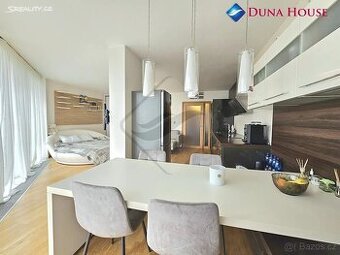 Pronájem bytu 1+kk 64 m² Ke Kapslovně, Praha - Žižkov