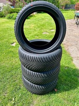 pneu 225/40/18 nové