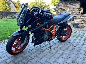 KTM SUPERDUKE 990