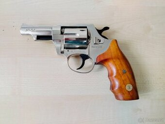 Plynový revolver HOLEK