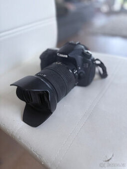 Canon EOS 60D + Sigma DC 18-200mm F3,5-6,3