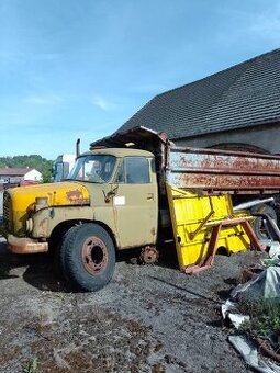 Tatra 148